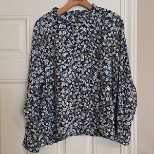 LOFT Green and White Floral Blouse